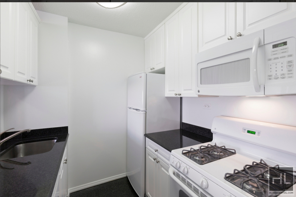 East 31st Street - Photo 2