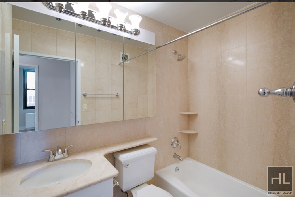 East 31st Street - Photo 4