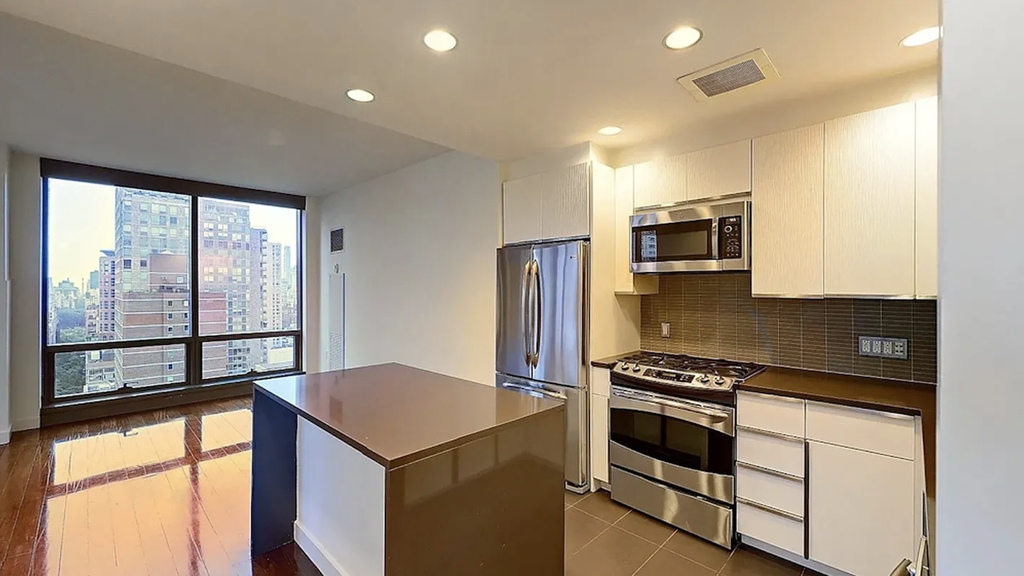 West 67th Street - Photo 2