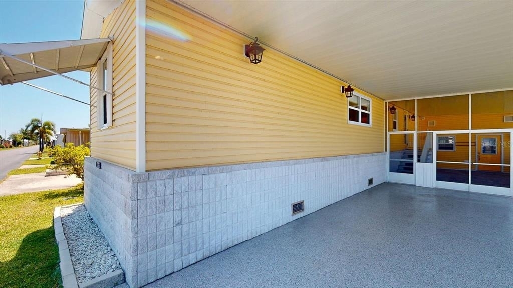 10728 Poplar Street Ne - Photo 2