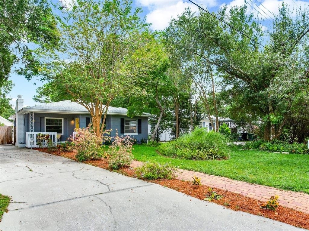 221 N Clearview Avenue - Photo 1
