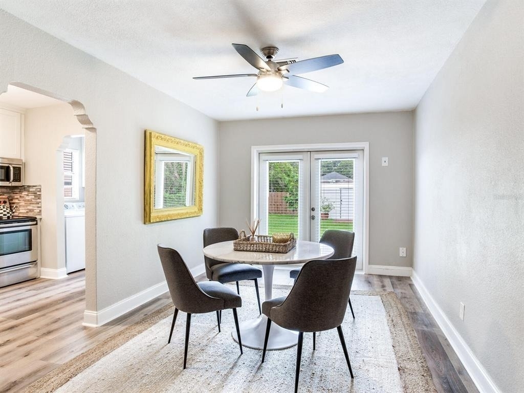 221 N Clearview Avenue - Photo 18