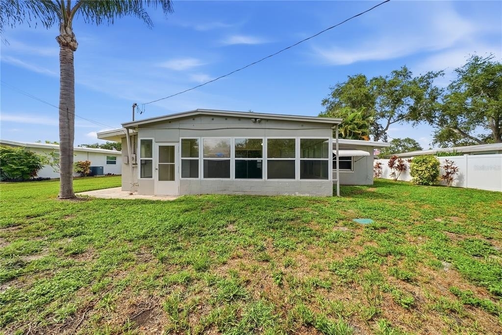 14190 Page Avenue - Photo 25