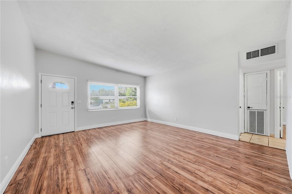 14190 Page Avenue - Photo 5