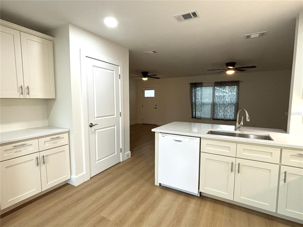 220 W North Street - Photo 3
