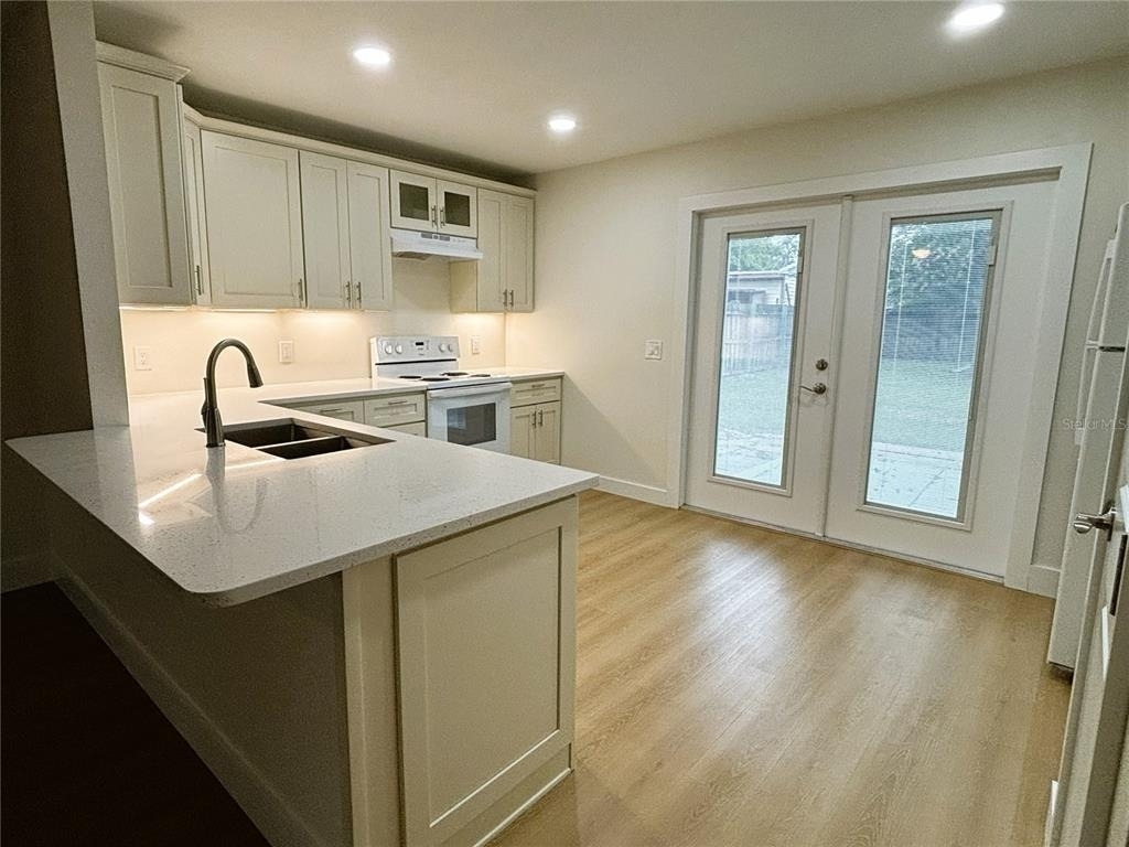 220 W North Street - Photo 1