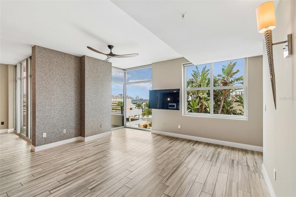 1120 E Kennedy Boulevard W - Photo 8