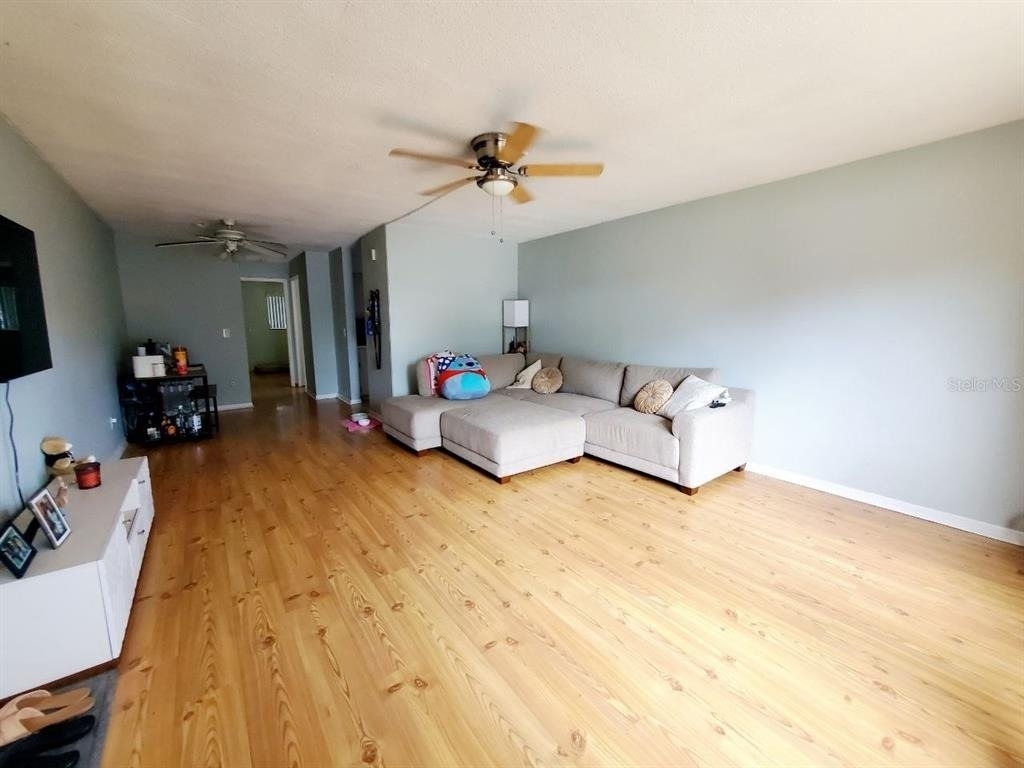 2344 Shelley Street - Photo 2