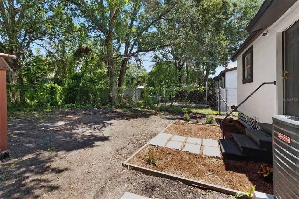 2329 W Beach Street - Photo 31