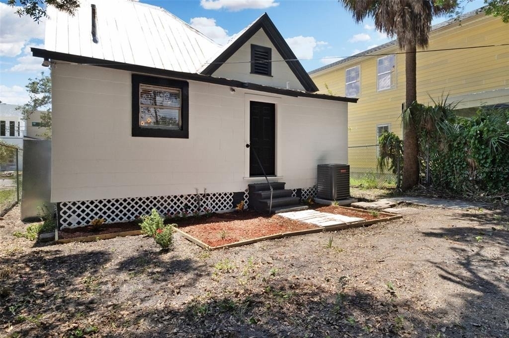 2329 W Beach Street - Photo 33
