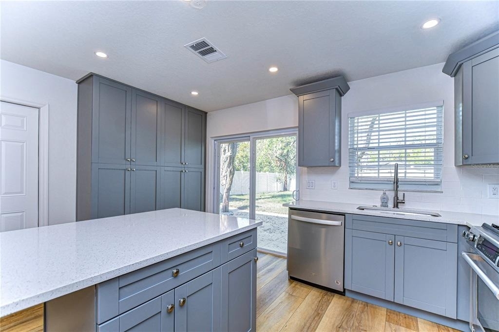 1205 W Hollywood Street - Photo 11