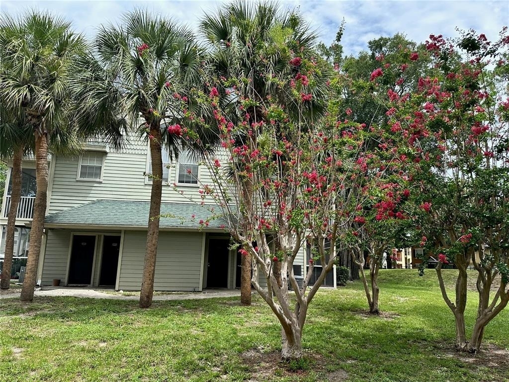 6052 Westgate Drive - Photo 2