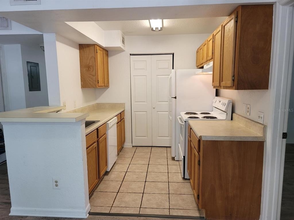 1021 S Hiawassee Road - Photo 3