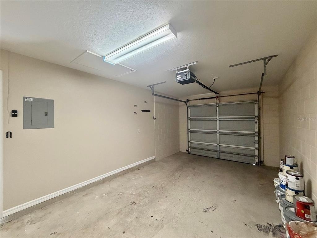 939 Pecan Street - Photo 12