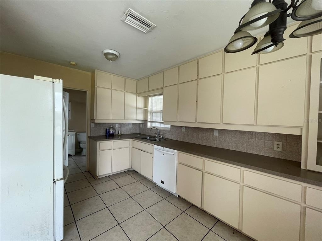 3305 13th Avenue W - Photo 5