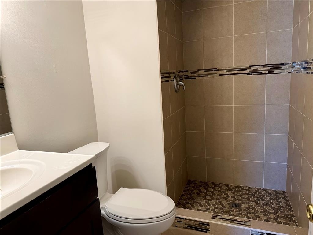 2402 Woodstock Dr - Photo 12