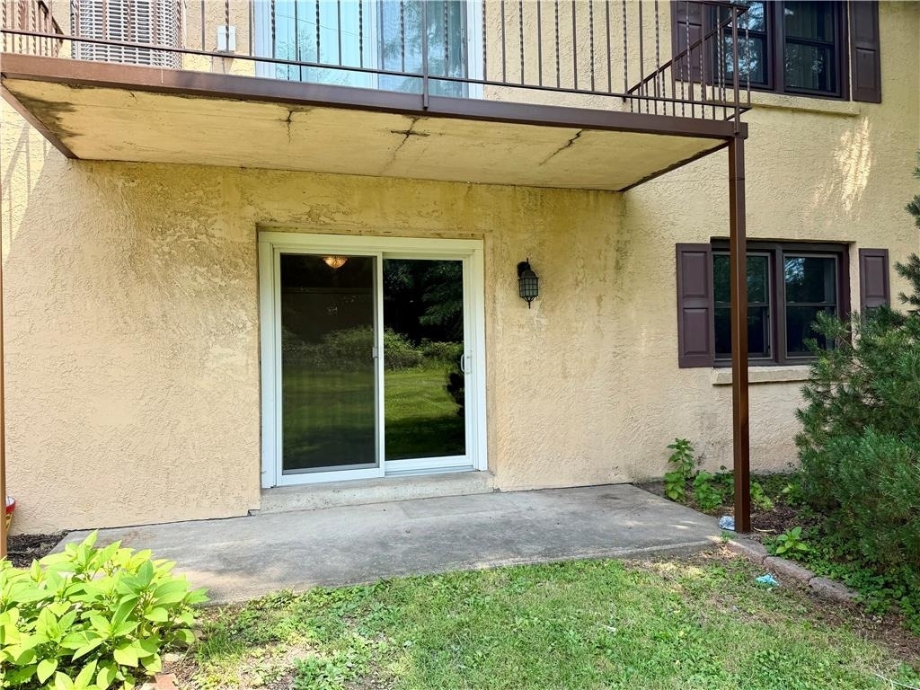 2402 Woodstock Dr - Photo 18