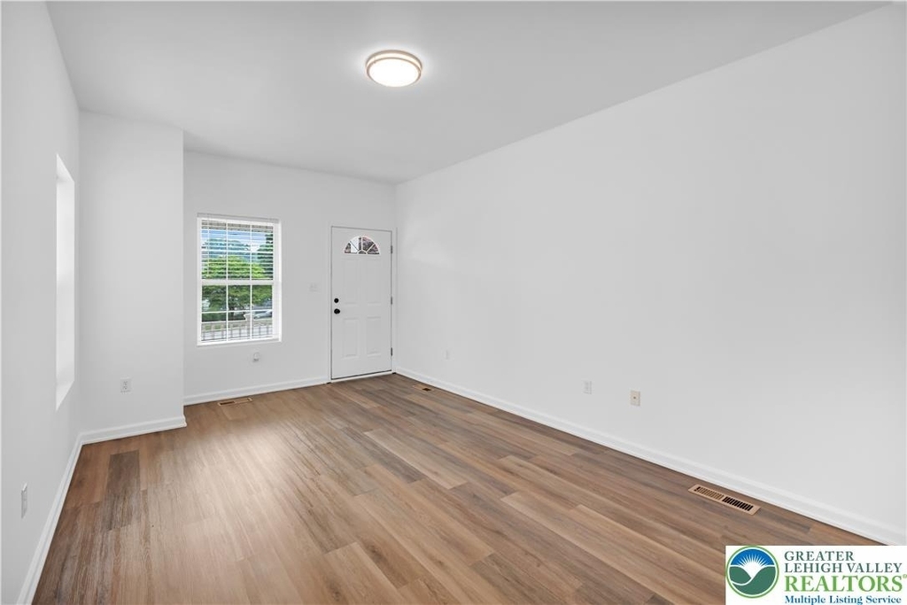 825 16th Avenue - Photo 7