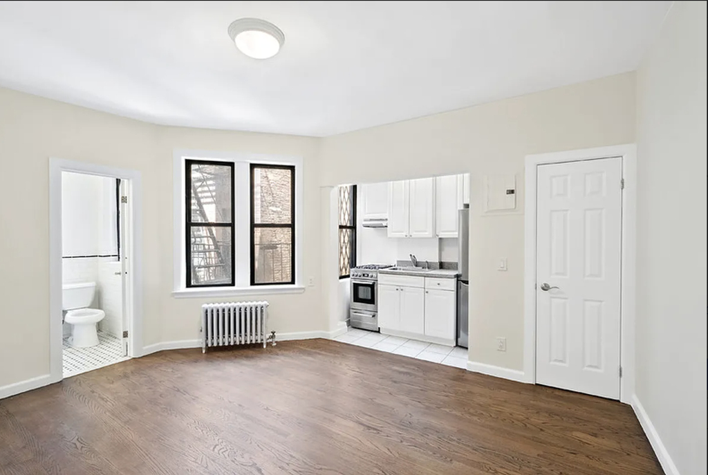  West 10th Street - Photo 2