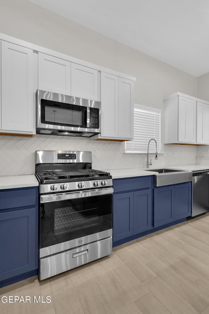 13931 Sky Harbor Avenue - Photo 14