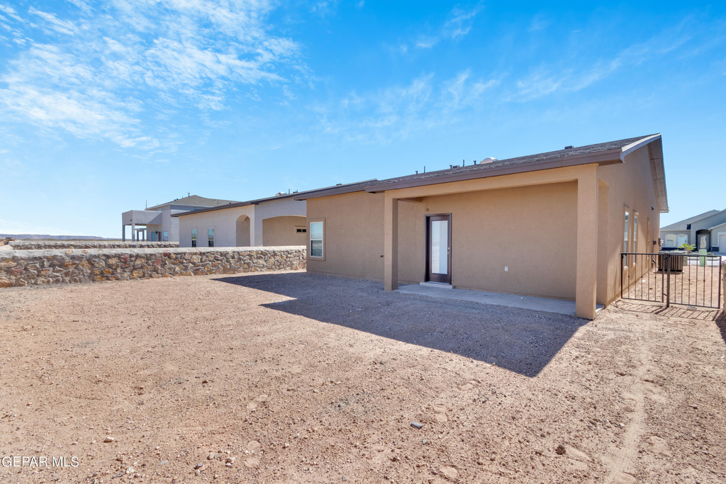 13931 Sky Harbor Avenue - Photo 39