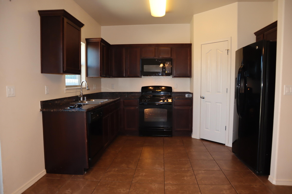 5036 Copper Ranch Avenue - Photo 6