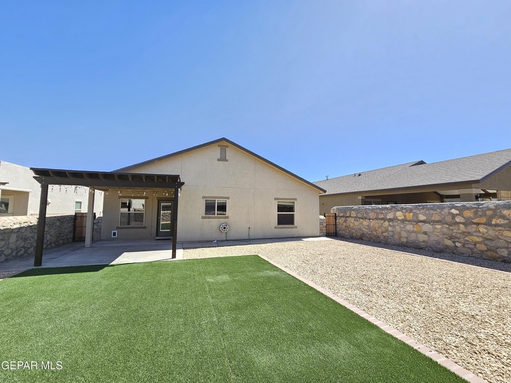 2217 Furtherpoint Place - Photo 27