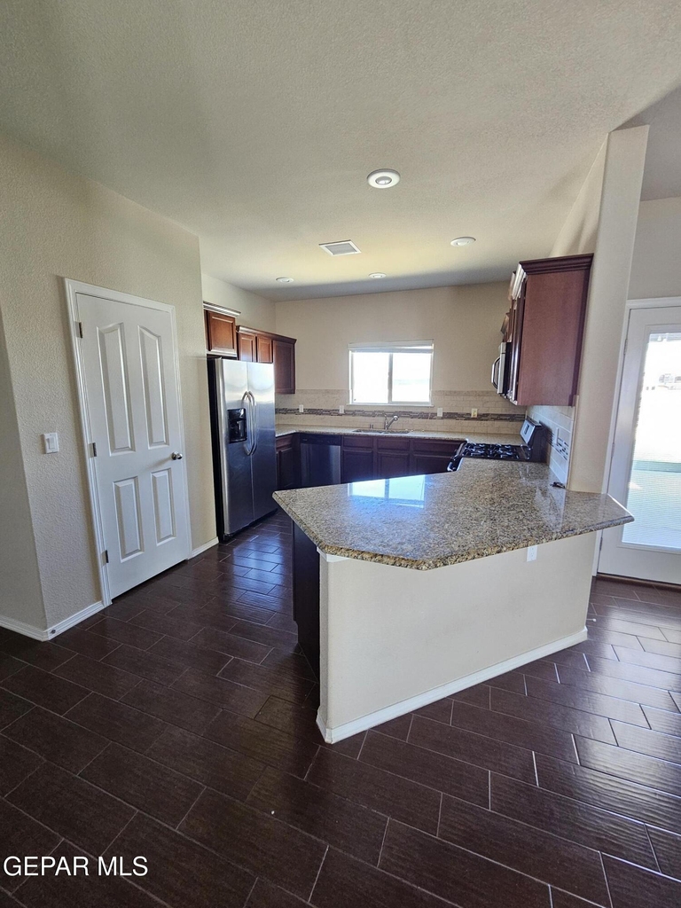 2217 Furtherpoint Place - Photo 6