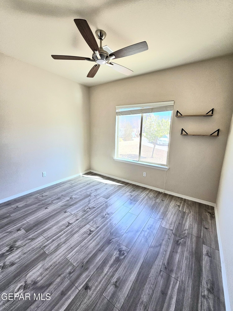 2217 Furtherpoint Place - Photo 18