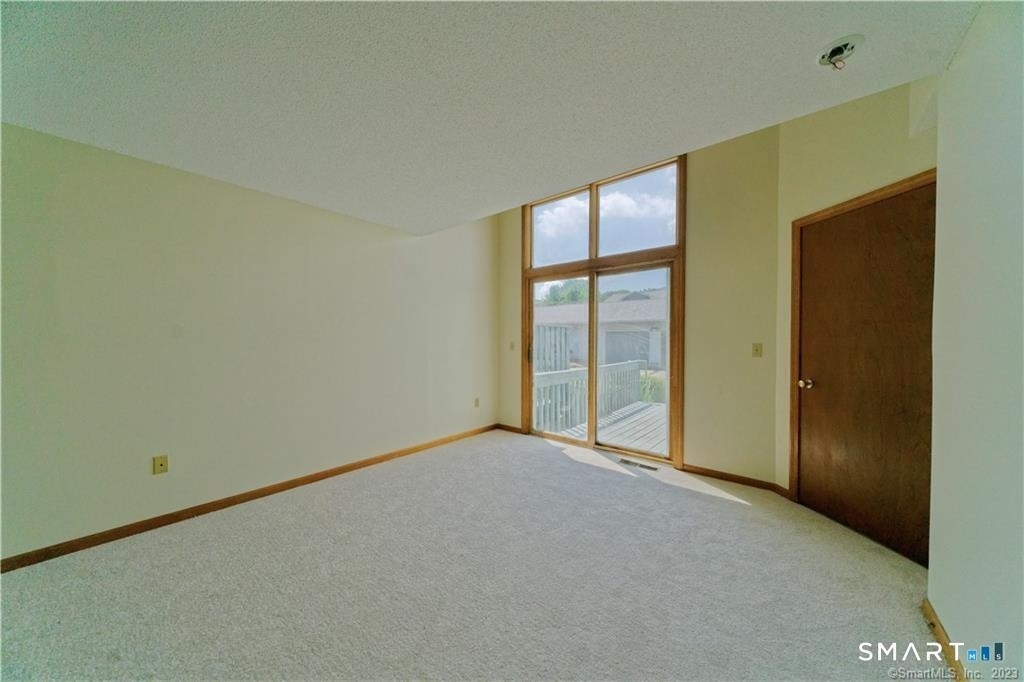 33 Ivy Lane - Photo 2