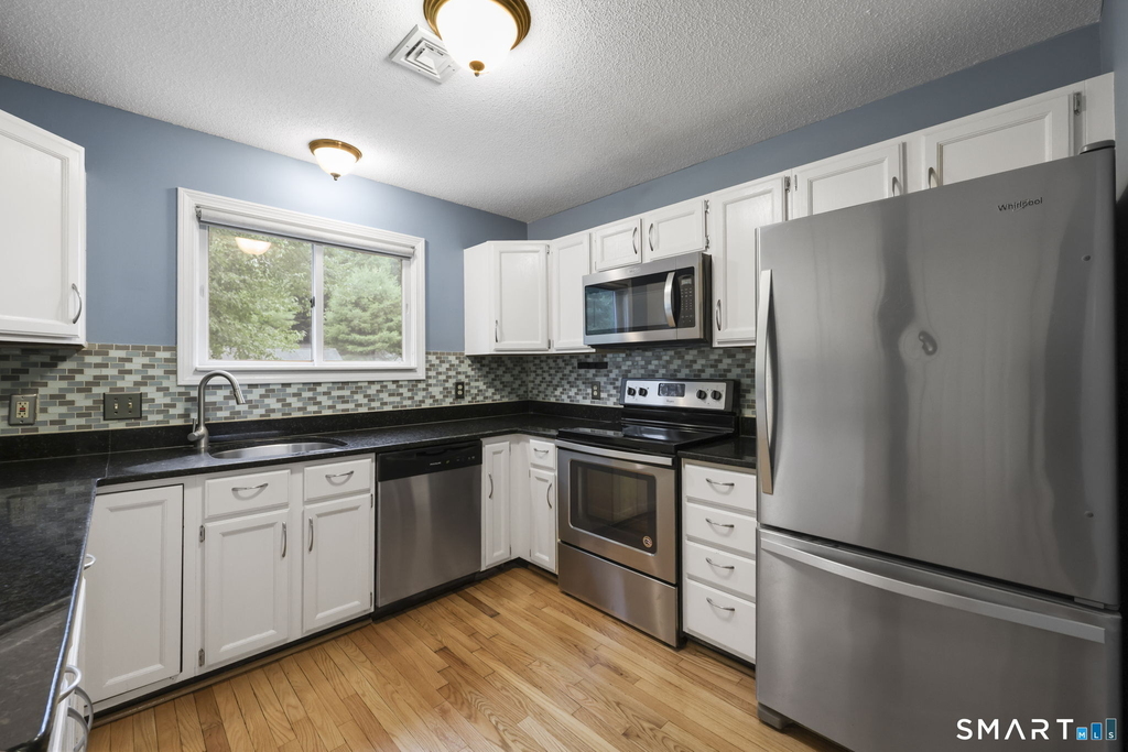 3 Rivermead - Photo 23