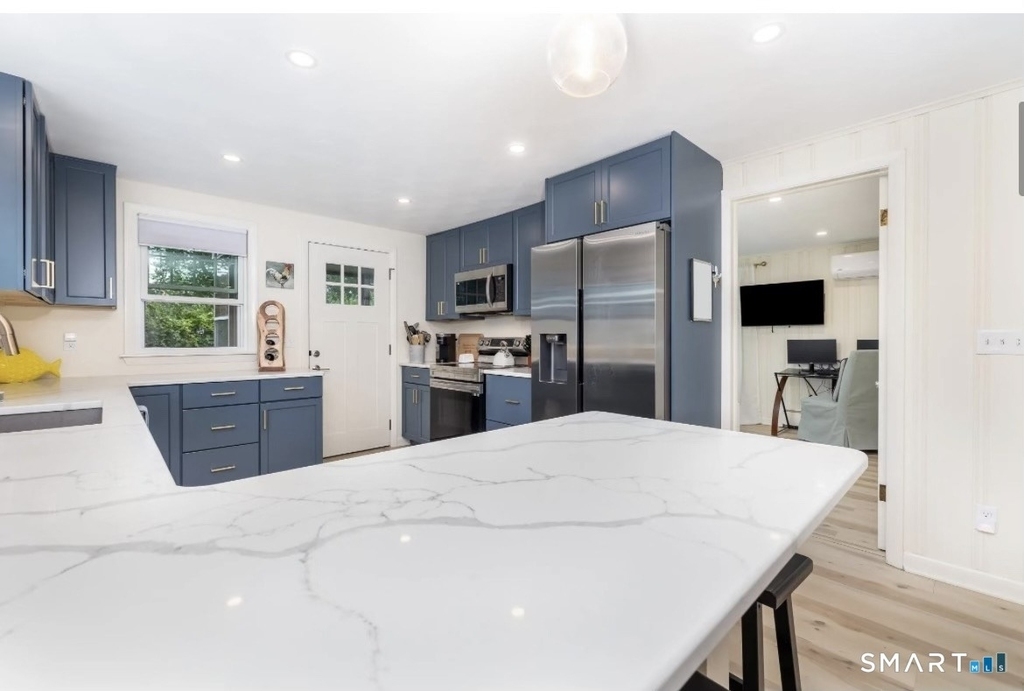 30 Mohican Road - Photo 2