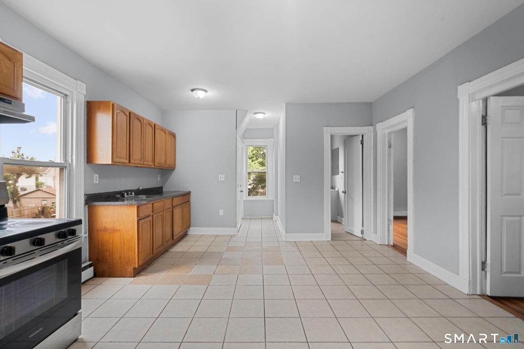 354 Poplar Street - Photo 3