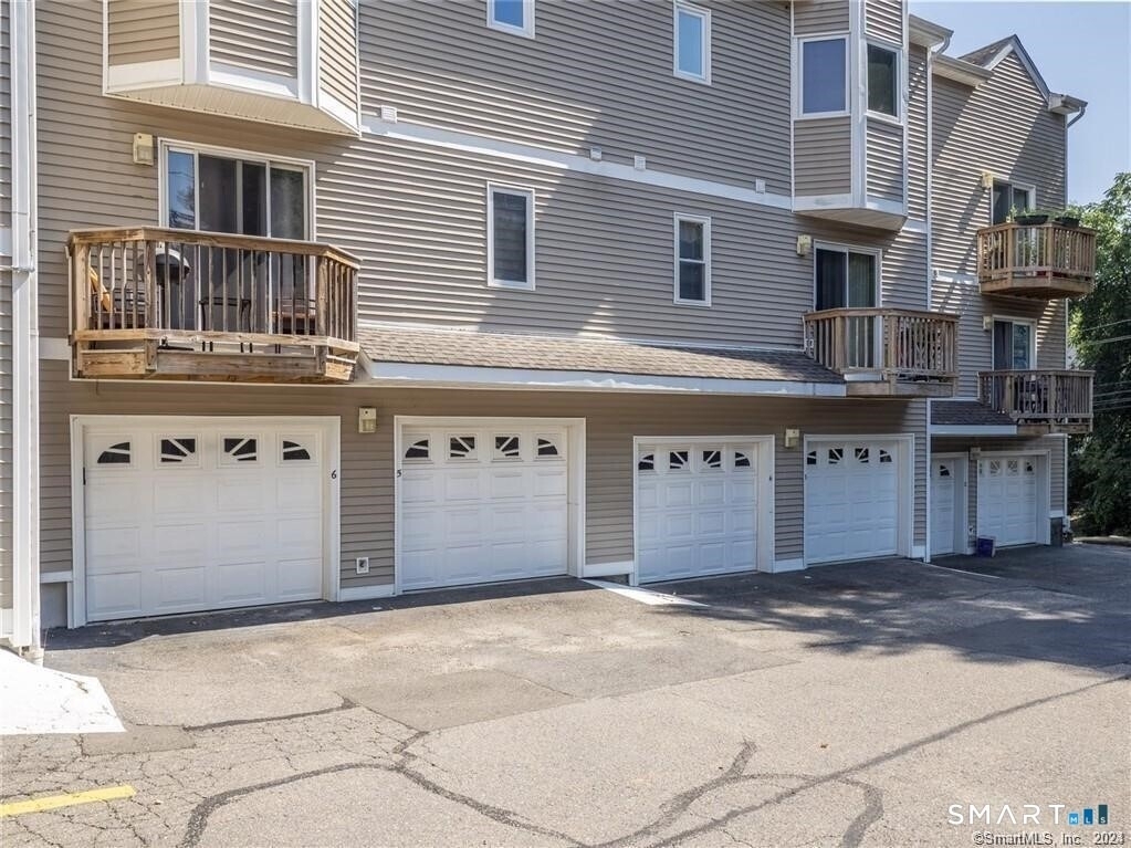 63 Glenrock Road - Photo 2