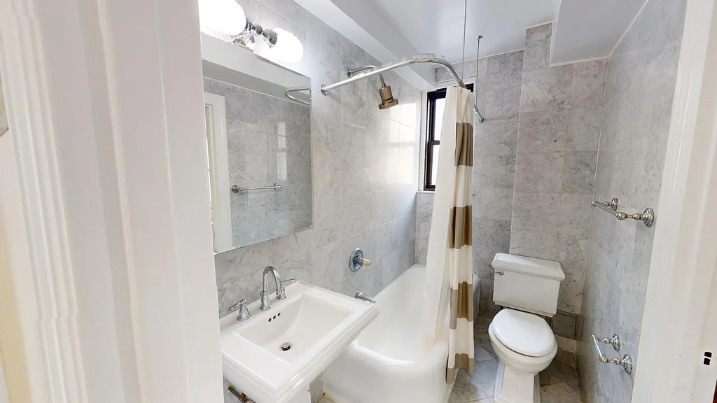 East 68th Street - Photo 4