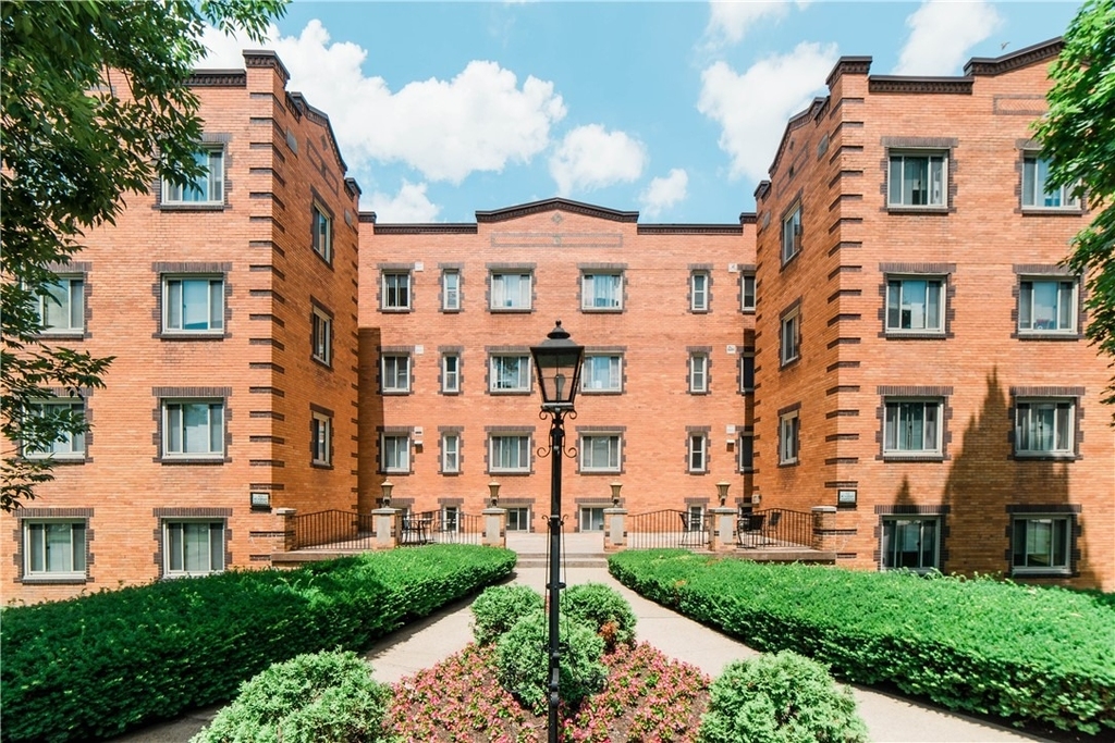 50 Academy Ave - Photo 2