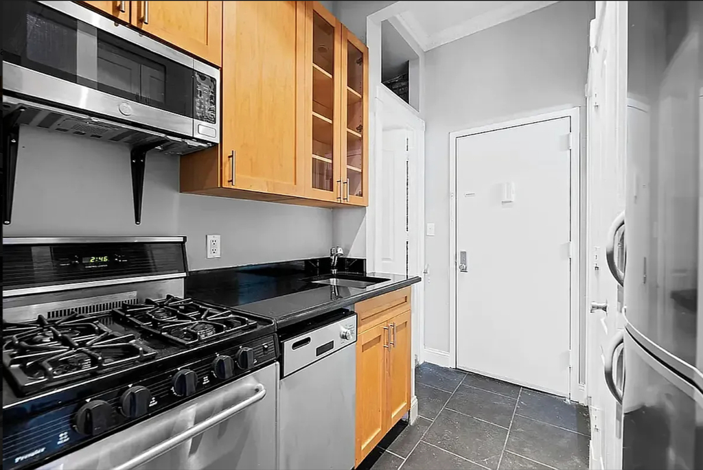 410 East 13th Street - Photo 0