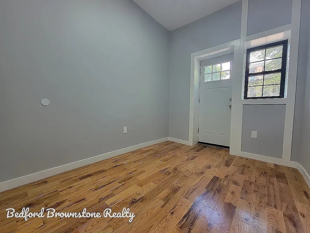 561 chauncey st. - Photo 4
