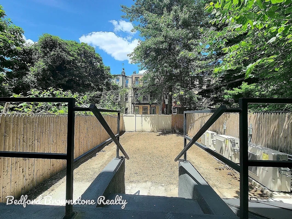 561 chauncey st. - Photo 8
