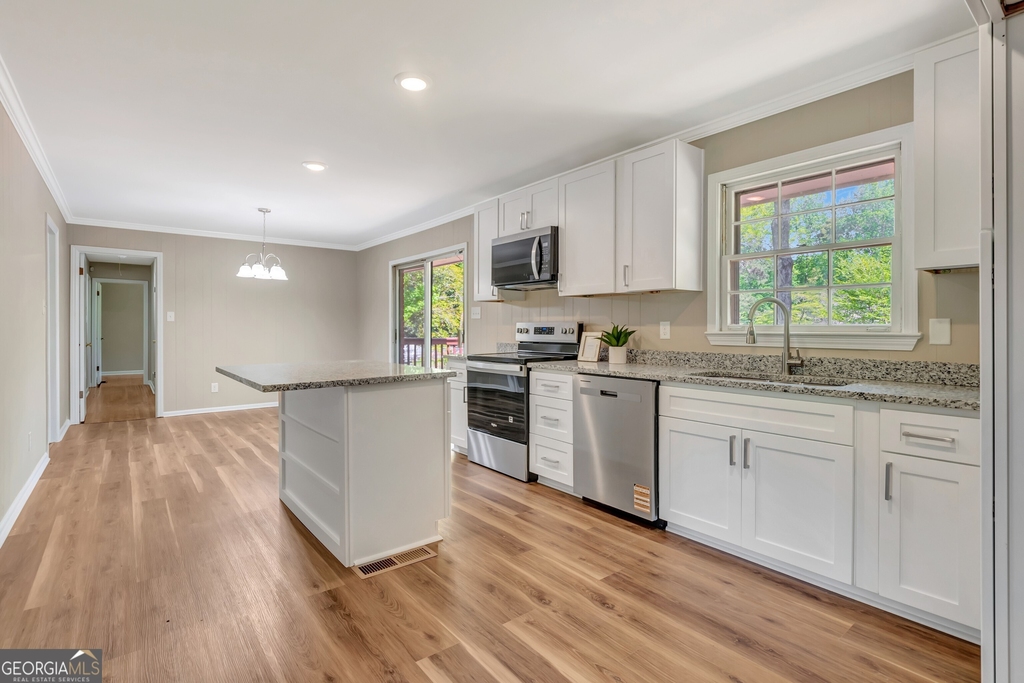 335 Kelly Drive - Photo 3