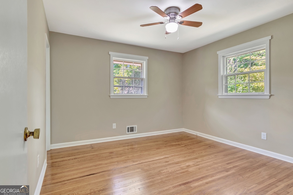 335 Kelly Drive - Photo 10