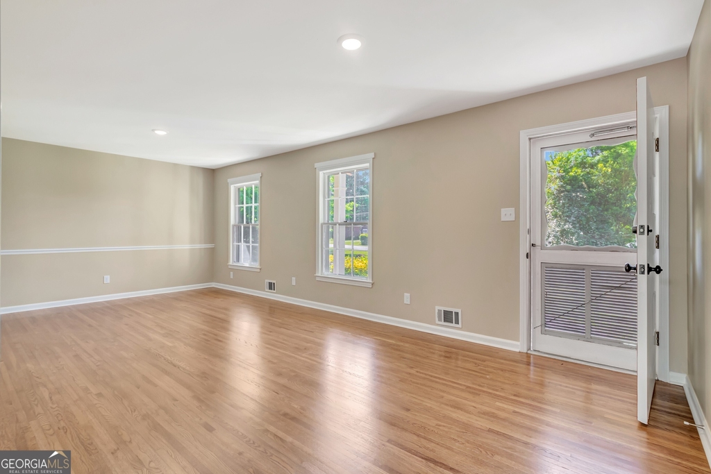 335 Kelly Drive - Photo 1