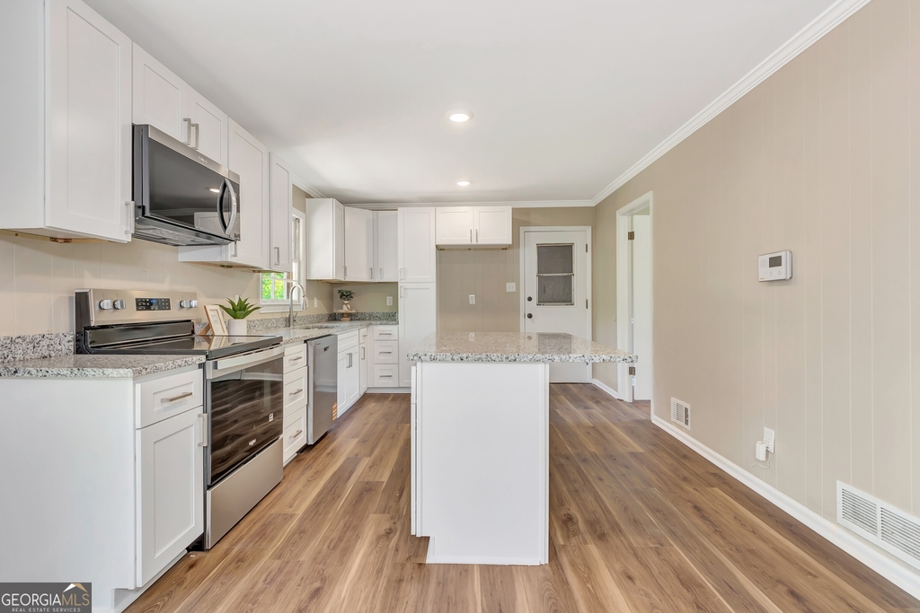 335 Kelly Drive - Photo 4