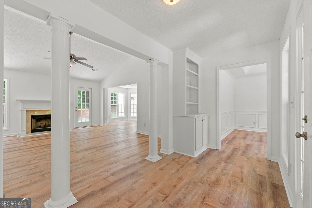 214 Cheyenne Way - Photo 2