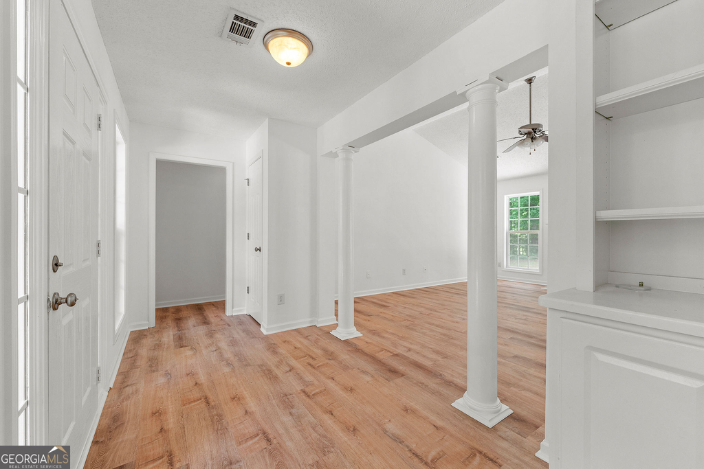 214 Cheyenne Way - Photo 3
