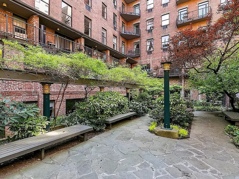East 12th Street - Photo 9