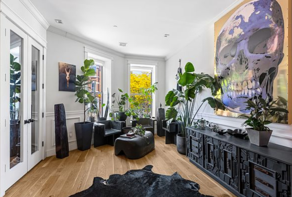 586 Quincy Street - Photo 1