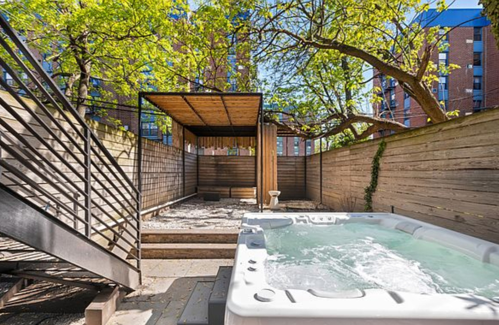 586 Quincy Street - Photo 4