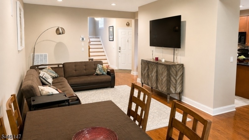 28 Camlet Ct - Photo 2