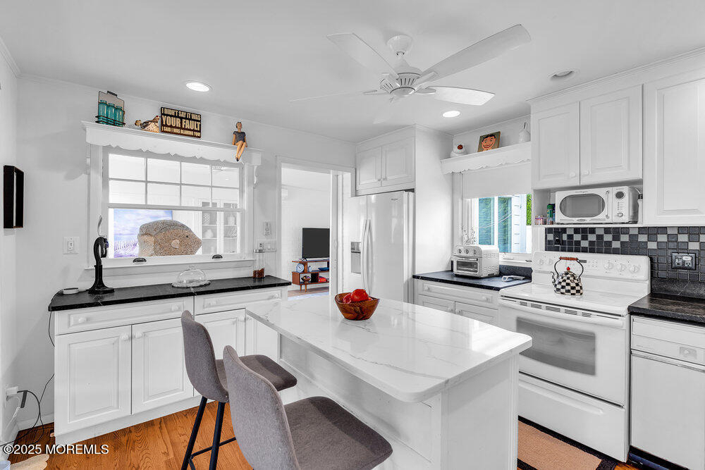 407 8th Avenue - Photo 16